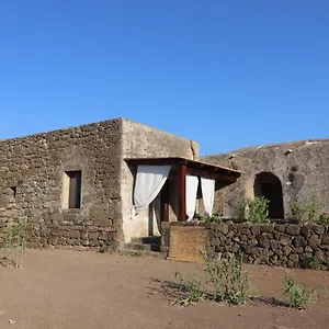Bent El Rhia Dammusi San Michele (Pantelleria)